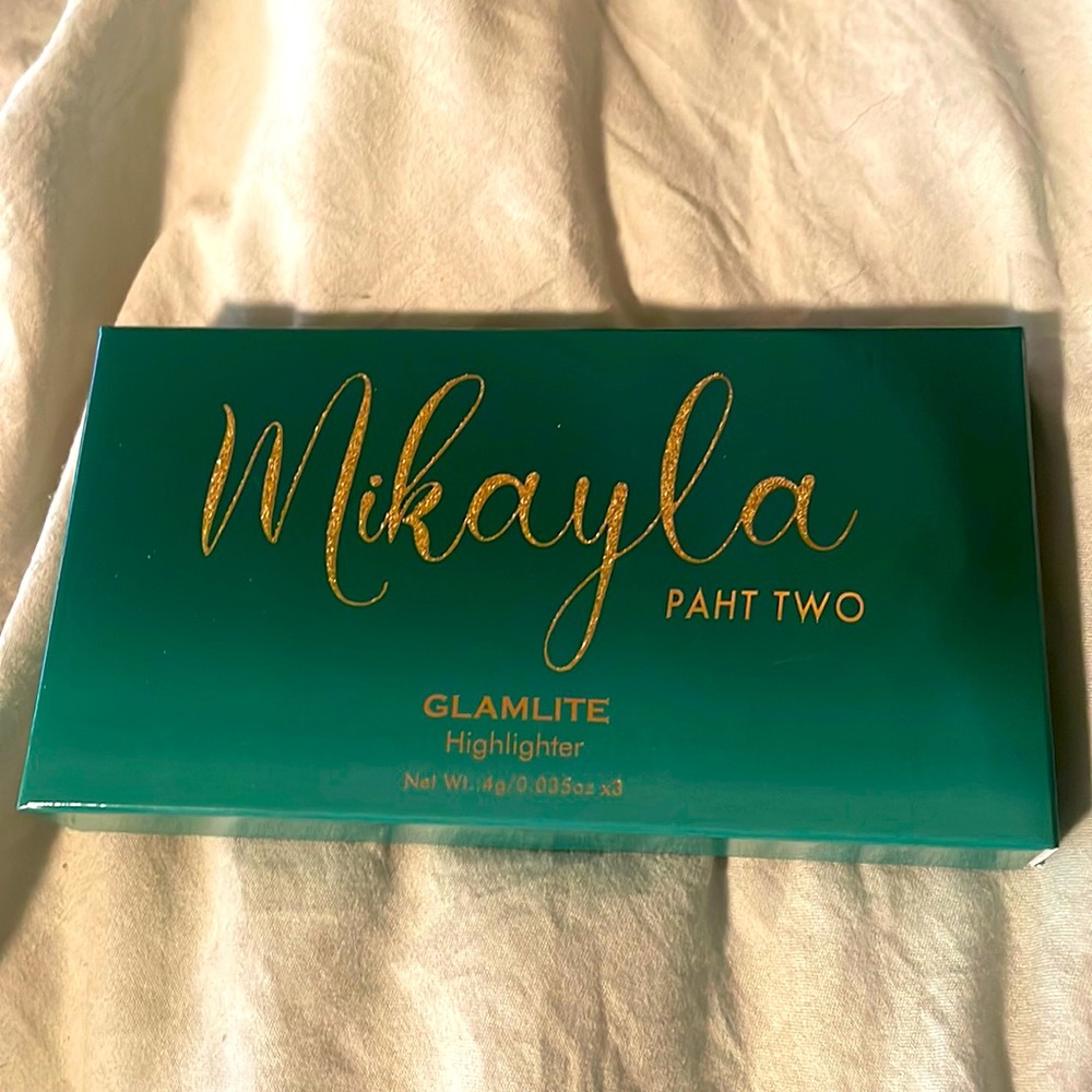 Mikayla Paht 2 trio highlighter